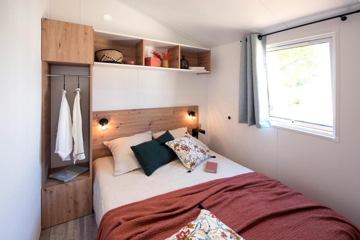 Camping Le Rey Louvie Juzon Exterior photo