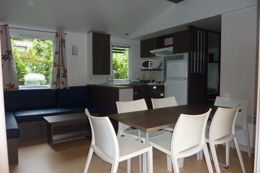 Camping Le Rey Louvie Juzon Room photo