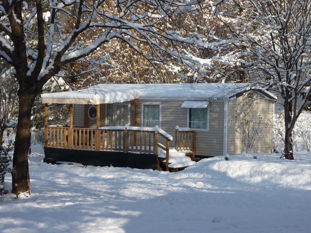 Camping Le Rey Louvie Juzon Room photo