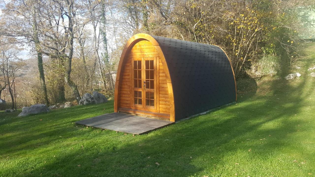 Camping Le Rey Louvie Juzon Exterior photo
