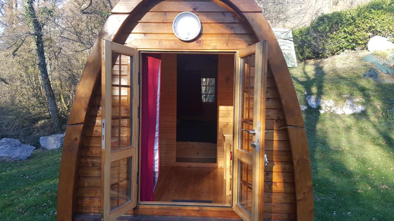 Camping Le Rey Louvie Juzon Exterior photo