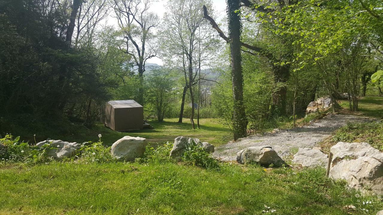 Camping Le Rey Louvie Juzon Exterior photo